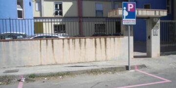 Strisce rosa: i parcheggi per le donne in attesa arrivano a Ciro’ Marina