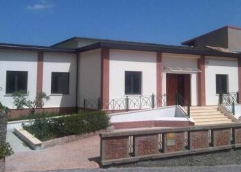 Cotronei, nuovo look per gli uffici comunali di via Vallone delle Pere