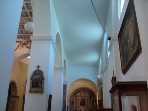 Chiesa attraversata da un flusso di nuova luce.
