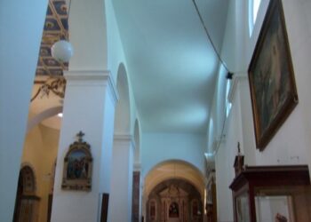 Ciro’, cambia colore l’interno della chiesa madre