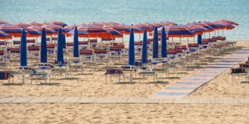 Ciro’ Marina, Comune a operatori: stabilimenti aperti a settembre