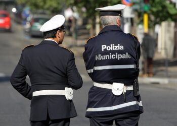 Concorsi Polizia Municipale, stipendio annuo da 19.454 euro oltre indennità varie e tredicesima