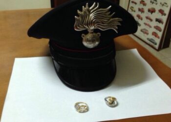 Rumena ruba anelli in una gioielleria del crotonese, fermata