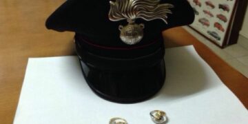 Rumena ruba anelli in una gioielleria del crotonese, fermata