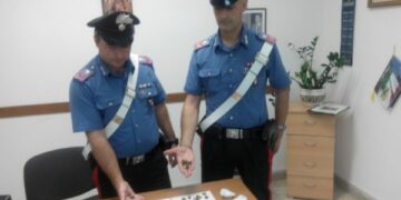 Dosi di marijuana in auto, in manette 26enne di Isola