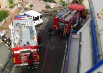 Torre Melissa, incendio al ‘Residence Azzurra’