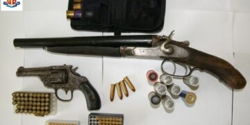 Fucile a canne mozze e revolver in casa arrestato uomo nel cosentino