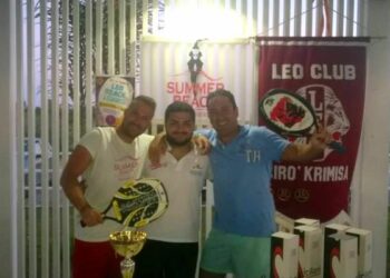 Ciro’ Marina, beach tennis e solidarieta’ con i Leo Club