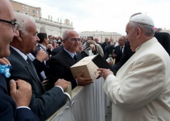 Il vino Senatore arriva da Papa Francesco – FOTO