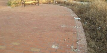 Atto di vandalismo al neo lungomare Marinella