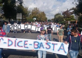 Fenomeno immigrazione, corteo a Crotone: ‘prima gli italiani’