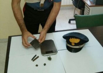 Scandale, hashish e marijuana in casa: arrestato 40enne