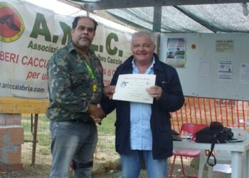 Gara di tiro con armi corte, vince Angela Cavallaro di Sersale