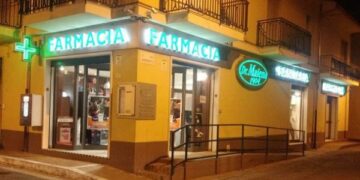 Ciro’ Marina, Radici premia la Farmacia Malena per i suoi 110 anni