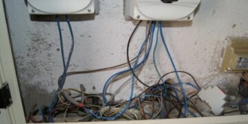 Contatori con allaccio abusivo a Cutro, due arresti