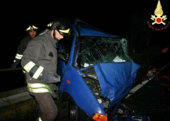 Incidente sulla SS107 nel crotonese, muore giovane cosentino – FOTO