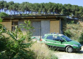Abusi edilizi: sequestrato manufatto a Petilia Policastro