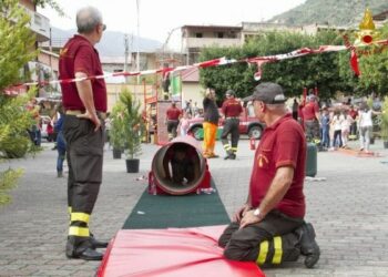 A San Luca arriva ‘Pompieropoli’, ragazzi diventano vigili del fuoco