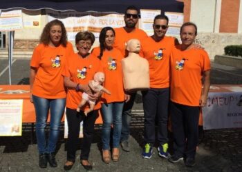 Crotone: ‘Una manovra per la vita’, dimostrazione in piazza