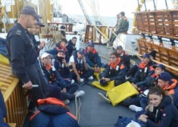 Cinque studenti crotonesi sulla nave Palinuro: il racconto dei ragazzi