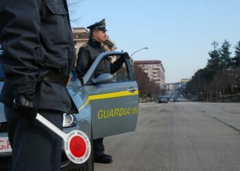 Fermato sulla SS106 furgone con Dash, Super Attack e batterie Duracell contraffatti