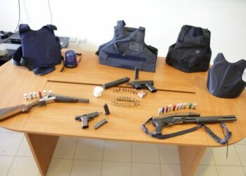 Scoperto arsenale nelle campagne di Corigliano