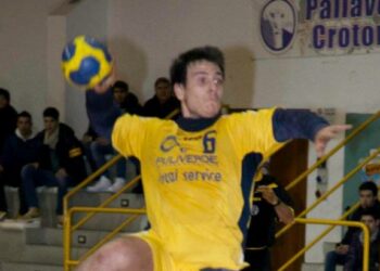 Pallamano, sfortunato esordio per il Crotone