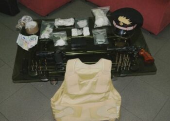 Cosenza, 51enne arrestato per droga e armi clandestine