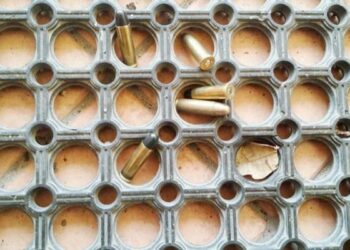 Isola Capo Rizzuto, intimidazione a Bruno: proiettili davanti casa