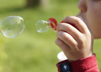 L’associazione Girasole scende in piazza per ‘Aiutare i Bambini’