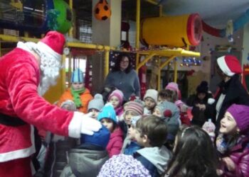Ciro’ Marina, il trenino di Babbo Natale alla Baby Kinder Park