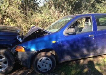 Lamezia Terme, ruba auto e causa incidente dopo inseguimento