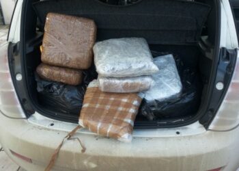 Viaggiavano sulla SS106 con 36 chili di marijuana, arrestati