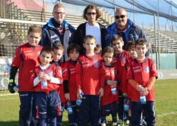 Natale in rossoblu’, a Crotone 500 bambini riempiono lo Scida