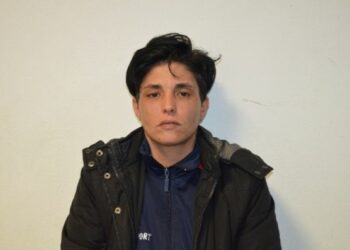 Crotone, minaccia di morte genitori per avere soldi: arrestata 30enne