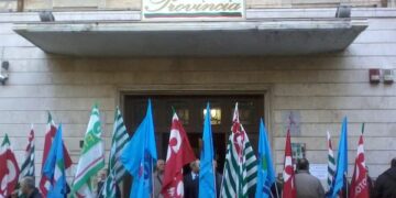 Provincia di Crotone, risolta la vertenza dei lavoratori per mancati stipendi arretrati