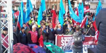 Crotone, sciopero generale di Cgil e Uil contro le politiche del Governo
