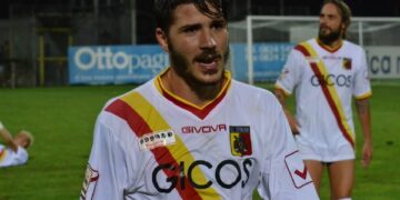 Catanzaro, un centrocampista in uscita. E’ caccia a una punta