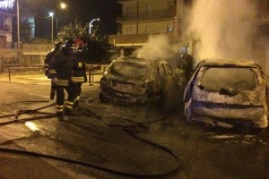 Auto in fiamme a Cotronei (3)