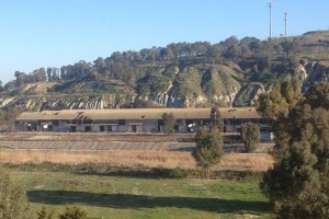 Capannone con copertura in eternit