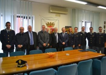 Crotone, il prefetto De Vivo in visita alle forze dell’ordine