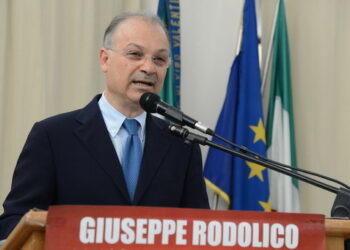 Intimidazioni, bomba distrugge auto sindaco Tropea