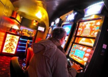 Polizia sequestra videogiochi illegali a Ciro’ Marina