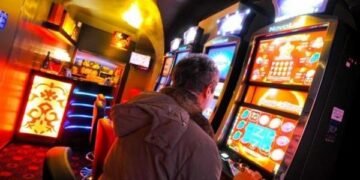 Polizia sequestra videogiochi illegali a Ciro’ Marina