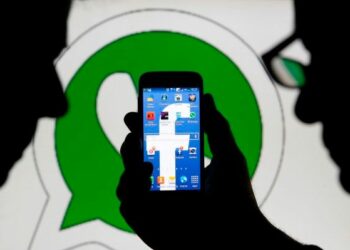 Italiani ‘drogati’ di web: 6,7 ore al giorno su internet