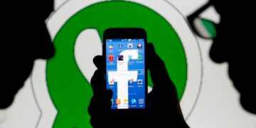 Italiani ‘drogati’ di web: 6,7 ore al giorno su internet