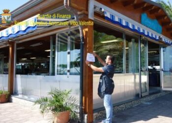 Gelateria sequestrata a Siderno, cinque avvisi di garanzia