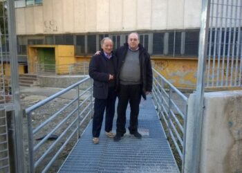 Ciro’ Marina, ‘passerella’ d’emergenza per la scuola Don Bosco