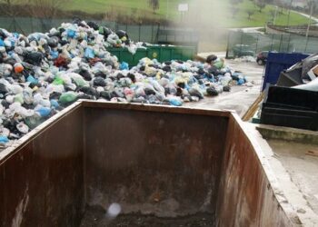 Sequestrata isola ecologica nel cosentino, area invasa da percolato