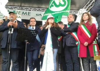 ‘Non vogliamo morire di Imu’, agricoltori e sindaci del crotonese a Catanzaro